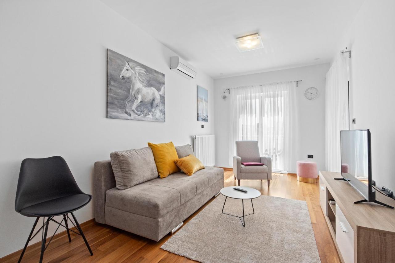 Feniks Fazana Apartman Ngoại thất bức ảnh